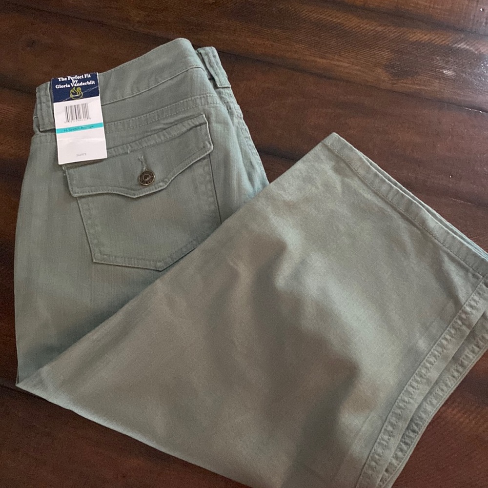 GLORIA VANDERBILT khaki Green Capri Jeans sz 16 NWT
